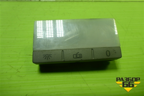 Плафон салонный боковой (7L6947292B) для Volkswagen Touareg c 2002-2010г (Туарег)