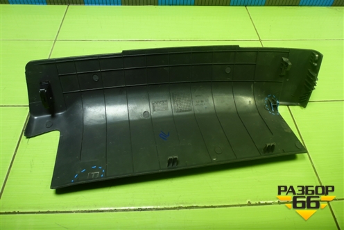 Накладка внутренняя (на переднее левое сиденье) (7L0881327) для Volkswagen Touareg c 2002-2010г (Туарег)