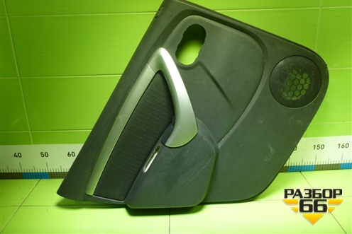 Обшивка двери задней левой под электрику (829A18026R) для Nissan Terrano с 2014г (Терано)