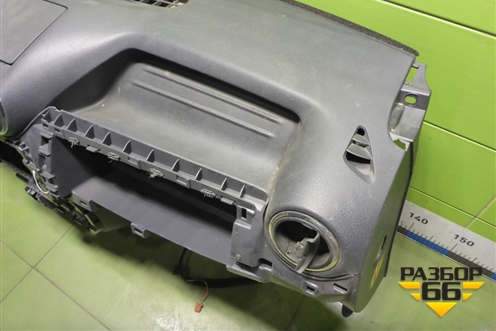 Торпедо под AIR BAG без AIR BAG (681002852R) для Nissan Terrano с 2014г (Терано)