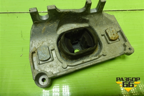 Опора КПП (112228880R) для Nissan Terrano с 2014г (Терано)