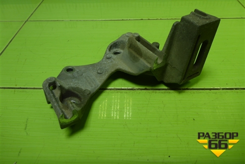 Кронштейн генератора (1.6л H4MD438) (117102094R) для Nissan Terrano с 2014г (Терано)