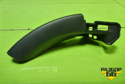 Накладка на торпедо (правая) (682457625R) для Nissan Terrano с 2014г (Терано)