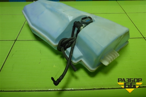 Бачок омывателя лобового стекла (289106288R) для Nissan Terrano с 2014г (Терано)