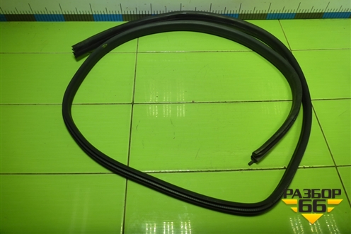 Уплотнитель двери задней левой для Nissan Terrano с 2014г (Терано)