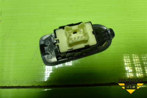 Кнопка стеклоподъёмника задняя для Nissan Terrano с 2014г (Терано)