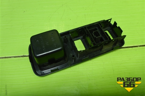 Рамка под кнопки (251638577R) для Nissan Terrano с 2014г (Терано)