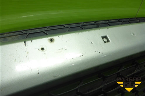 Решетка в передний бампер центральная (после 2015г) (622542036R) для Renault Duster I с 2010-2021г (Дастер)