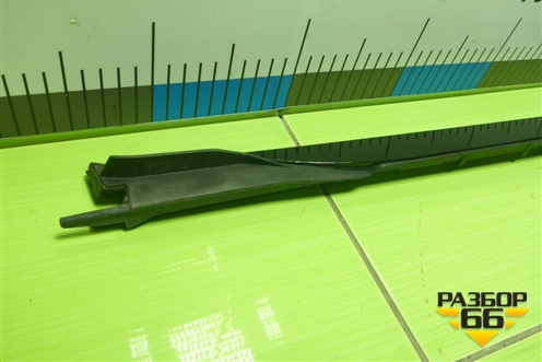 Молдинг лобового стекла правый (51317463528) для BMW X5 G05 с 2018г (Х5 Г05)