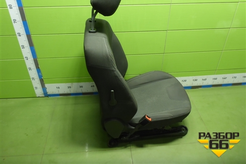 Сиденья комплект (AIR BAG подогрев, хетчбэк) для Ford Focus 3 с 2011г (Фокус)