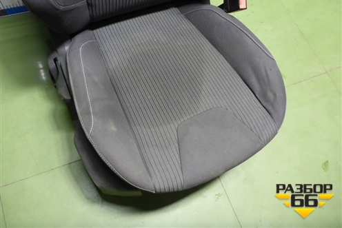 Сиденья комплект (AIR BAG подогрев, хетчбэк) для Ford Focus 3 с 2011г (Фокус)