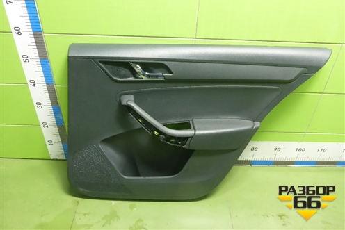 Обшивка двери задней правой под электрику (5JH867024C) для Skoda Rapid с 2013г (Рапид)