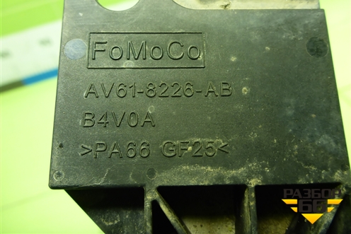 Кронштейн радиатора верхний (AV618226AB) для Ford Focus 3 с 2011г (Фокус)