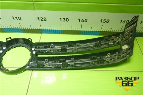 Накладка на решетку радиатора (5N0853655) для Volkswagen Tiguan с 2011-2016г (Тигуан)