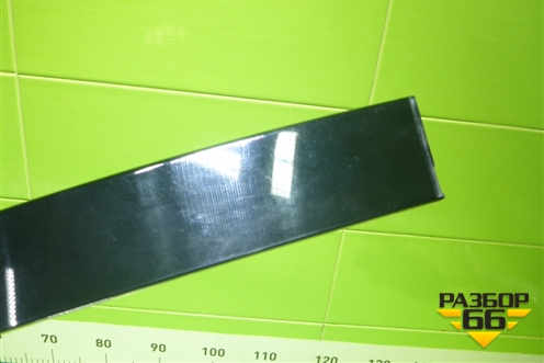 Накладка двери передней правой (на рамку) (75755RH011) для Toyota Camry V70 с 2017г (Камри)