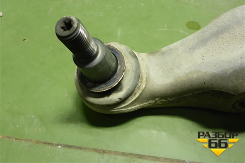 Рычаг передний левый нижний (7P0407151E) для Volkswagen Touareg с 2010-2018г (Туарег)