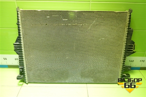 Радиатор охлаждения (7P0121253A) для Volkswagen Touareg с 2010-2018г (Туарег)