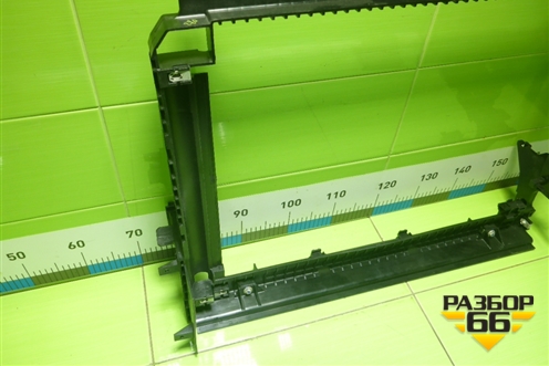 Дефлектор радиатора (GX738A107AC) для Land Rover Range Rover Velar с 2017г (Велар)