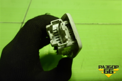 Плафон салонный боковой (правый) (AM5113K767AD) для Ford Focus 3 с 2011г (Фокус)