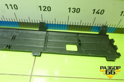 Накладка на решетку переднего бампера (после 2015г) (6RU853678A) для Volkswagen Polo (седан) с 2010г (Поло)