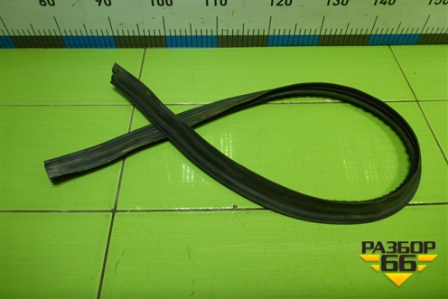 Уплотнитель капота (на решетку стеклоочистителей) для VAZ Kalina/Калина