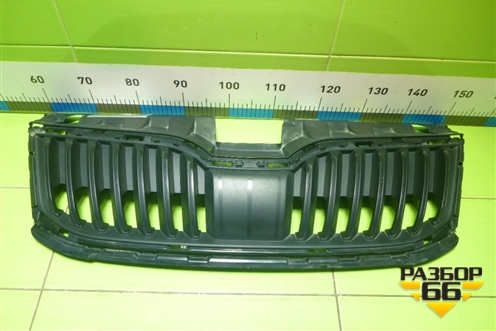 Решетка радиатора (после 2017г) (5E0853653A) для Skoda Octavia (A7) с 2013г (Октавия)