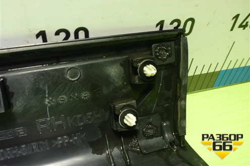 Накладка двери задней правой (KD5H51RC1) для Mazda CX 5 с 2017г (СХ5)