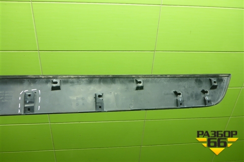 Накладка двери багажника (768020R050) для Toyota Rav-4 с 2018г (Рав 4)