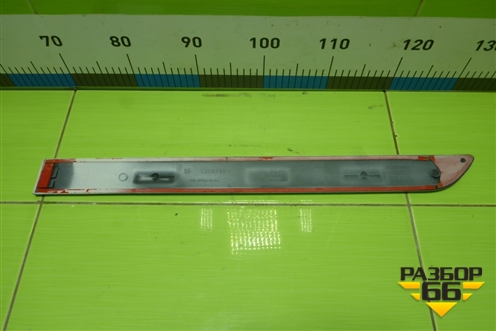 Накладка двери задней правой (13187991) для Opel Corsa D с 2006-2014г (Корса Д)