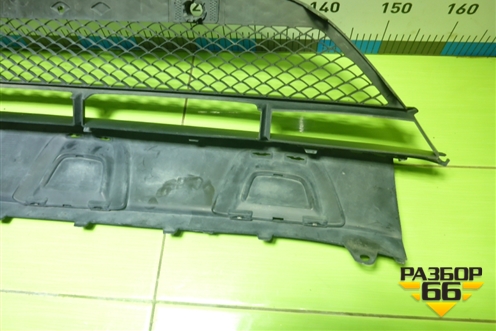 Решетка в передний бампер центральная (AMG под парктроник) (A2538852400) для Mercedes Benz GLC-Klass X253  с 2015г (ГЛЦ)