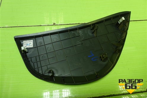 Накладка на торпедо (боковая левая) (847654L000) для Hyundai Solaris с 2010-2016г (Солярис)