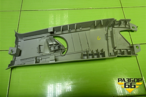 Обшивка стойки центральная верхняя правая (6241042070) для Toyota Rav-4 с 2012-2019г (Рав 4)