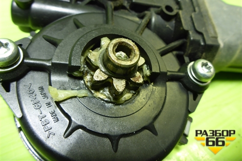 Моторчик стеклоподъёмника передний левый для Toyota Rav-4 с 2012-2019г (Рав 4)