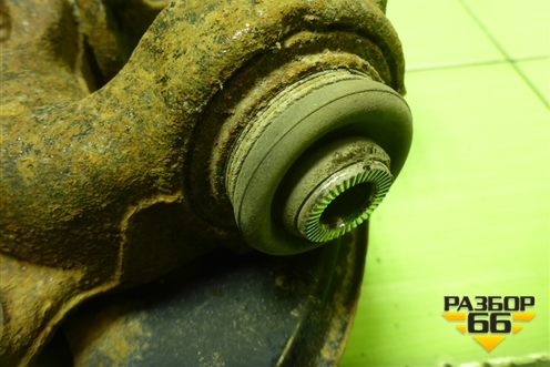 Кулак задний левый для Toyota Rav-4 с 2012-2019г (Рав 4)