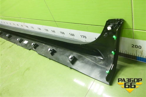 Накладка на порог наружная правая (новая) (31463770) для Volvo S90 с 2016г (C90)