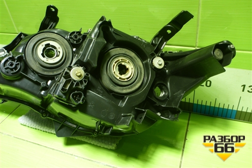 Фара правая (после 2014г галоген) (8113033881) для Toyota Camry V50 с 2011-2018г (Камри)
