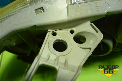 Фара левая (до 2004г галоген) (811701E370) для Toyota Corolla (E12) с 2001-2007г (Королла 120)