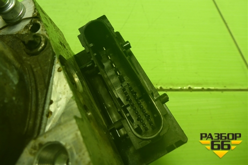 Блок ABS (4451002110) для Toyota Auris с 2006-2012г (Аурис)