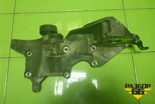 Кронштейн генератора (2.0л CBD) (03L903143D) для Volkswagen Passat (B6) с 2005-2010г (Пассат Б6)