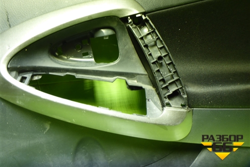 Обшивка двери передней правой под электрику (6771742020) для Toyota Rav-4 с 2006-2013г (Рав 4)