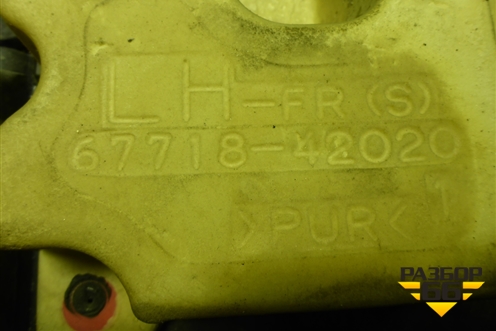 Обшивка двери передней левой под электрику (6771842020) для Toyota Rav-4 с 2006-2013г (Рав 4)