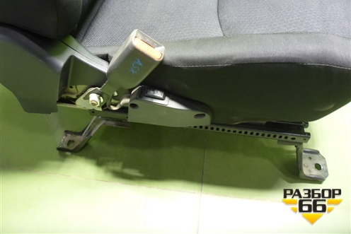 Сиденья комплект (с обогревом, без AIR BAG) для Mitsubishi ASX с 2010г (АСХ)
