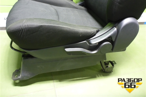 Сиденья комплект (с обогревом, без AIR BAG) для Mitsubishi ASX с 2010г (АСХ)