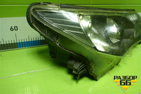 Фара правая (до 2015г ксенон с блоком и лампой) (8114542570) для Toyota Rav-4 с 2012-2019г (Рав 4)
