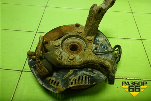 Кулак поворотный передний правый для Toyota Corolla (E15) с 2006-2013г (Королла 150)