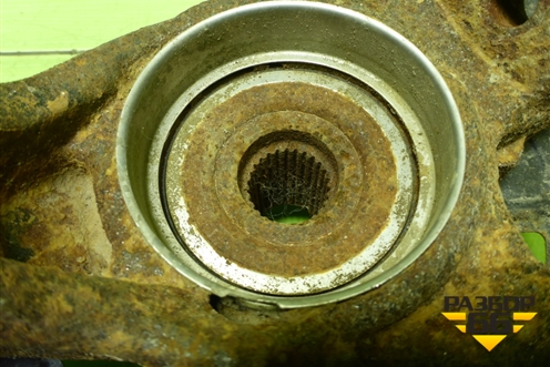 Кулак поворотный передний левый для Toyota Camry V40 с 2006-2011г (Камри)