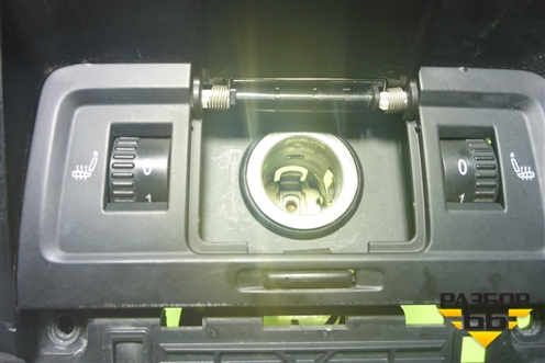 Дефлектор воздушный (задний в подлокотник) (3C0819203) для Volkswagen Passat (B6) с 2005-2010г (Пассат Б6)