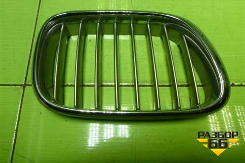 Решетка радиатора правая (51138247674) для BMW X5 Е53 с 1999-2007г (Х5 Е53)