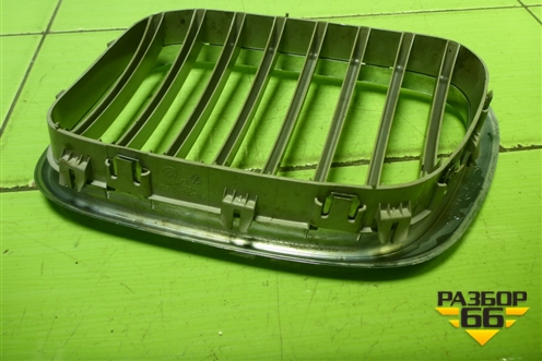 Решетка радиатора правая (51138247674) для BMW X5 Е53 с 1999-2007г (Х5 Е53)