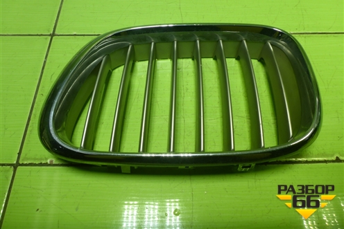 Решетка радиатора левая (51138247673) для BMW X5 Е53 с 1999-2007г (Х5 Е53)
